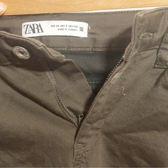 ZARA- stretchy kaki pants size 34 (USA 2) - Picture 4 of 4